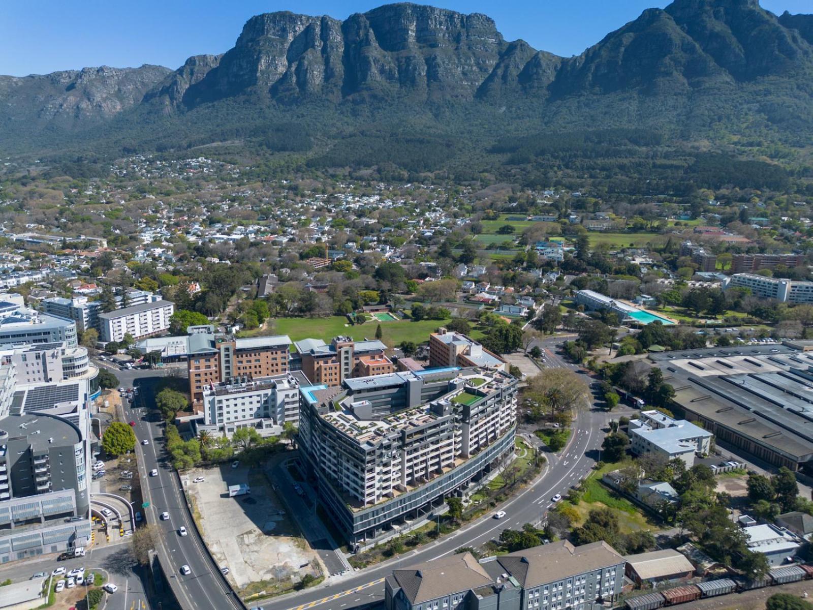 Newlands Peak Southern Cross Apartment