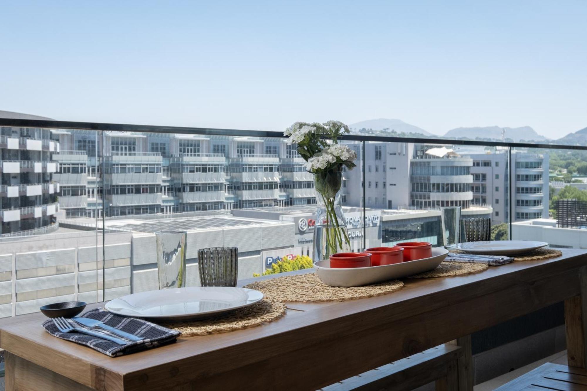 Newlands Peak Southern Cross Apartment *