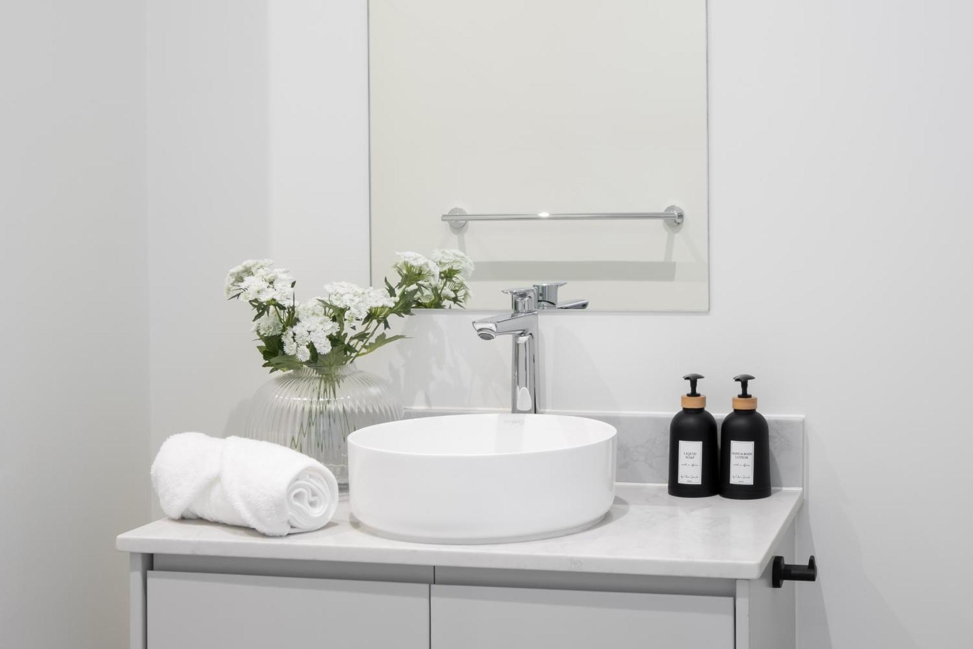 Newlands Peak Southern Cross Apartment